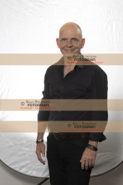 RAW_halvfigur_Erik_04