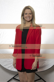 RAW_halvfigur_Katrine_02