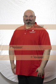 RAW_halvfigur_Stefan_08